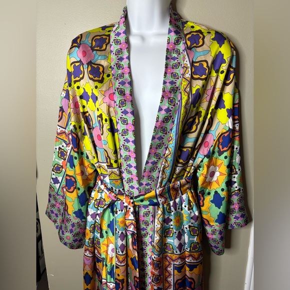 Zara Womens Geometric Satin Kimono Robe Size XS Flowy Festival Boho Hippie Beach - Picture 6 of 12